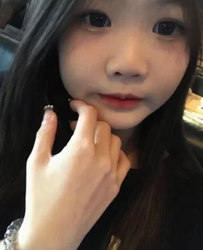 00后惠州高颜值妹妹！19岁，少毛，粉嫩粉嫩的