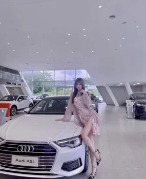气质一米六七修长美腿奥迪销售小仙女真实本人