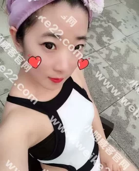 一个娇小的女孩，自己兼职，可以一试