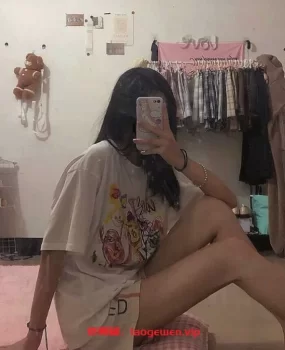 重庆00后学生妹被操到下面流水