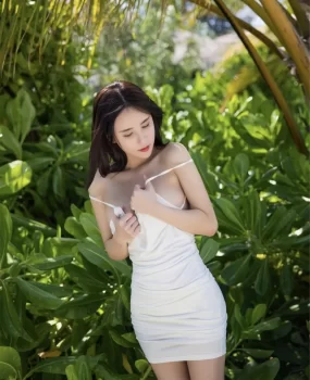 成都极品荡女，妩媚风流，床技一级棒，尺度大不机车